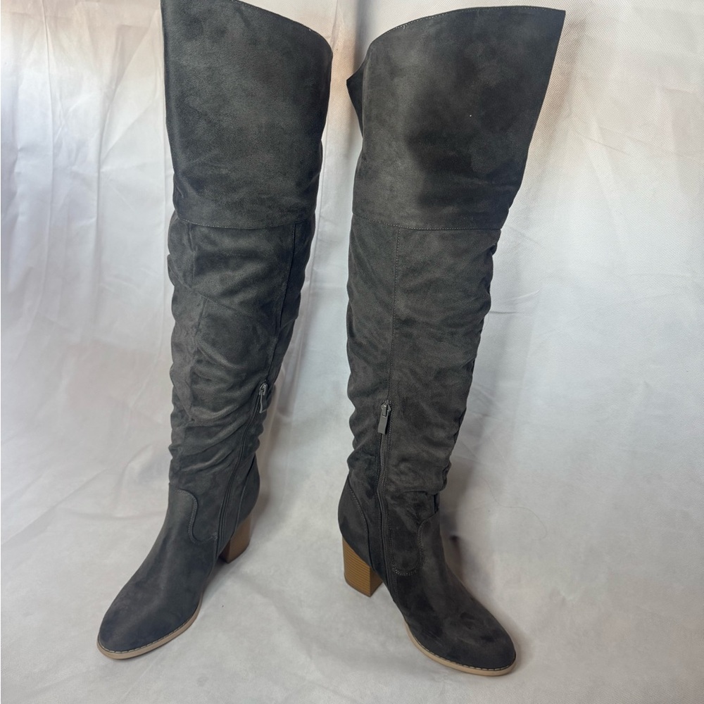 Women’s Suede Look Over-the-Knee Extra Wide Calf Block Heel Boots - Gray